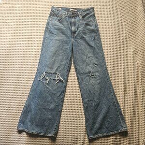 Levi's High Loose Flare Jeans sz 30